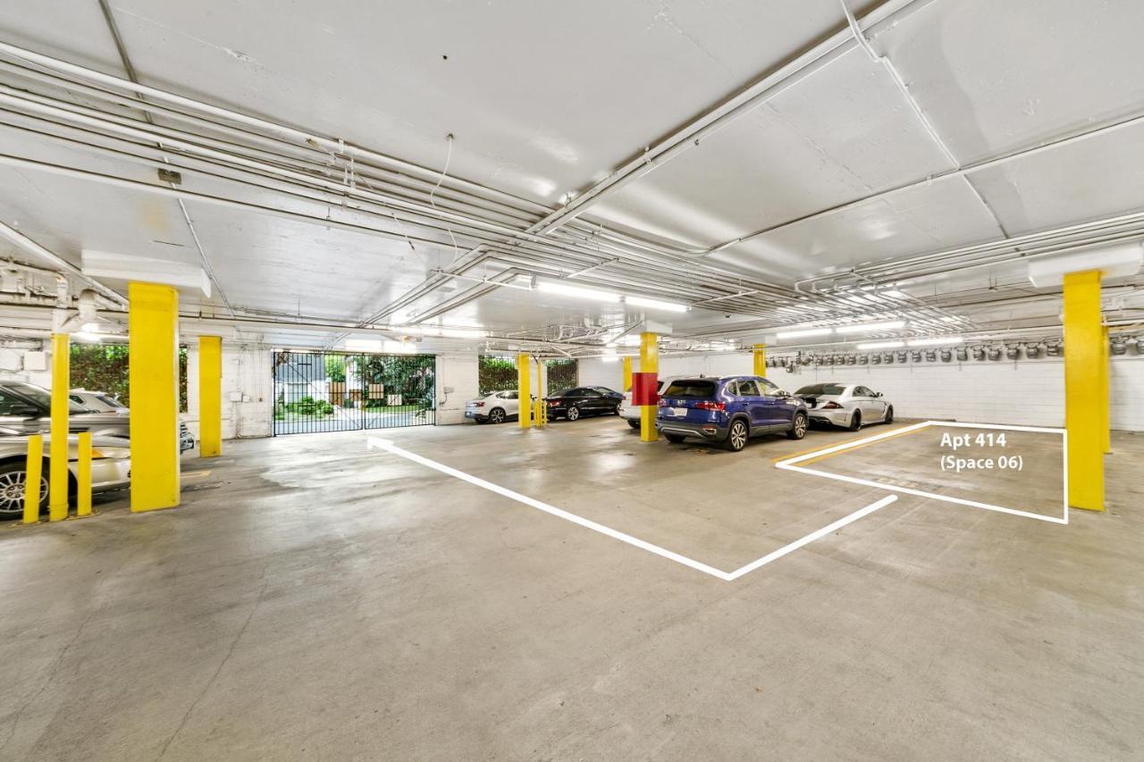 Beverly Hills 2 Bed 2 Bath Penthouse With Den And Parking 414 Los Ángeles Exterior foto