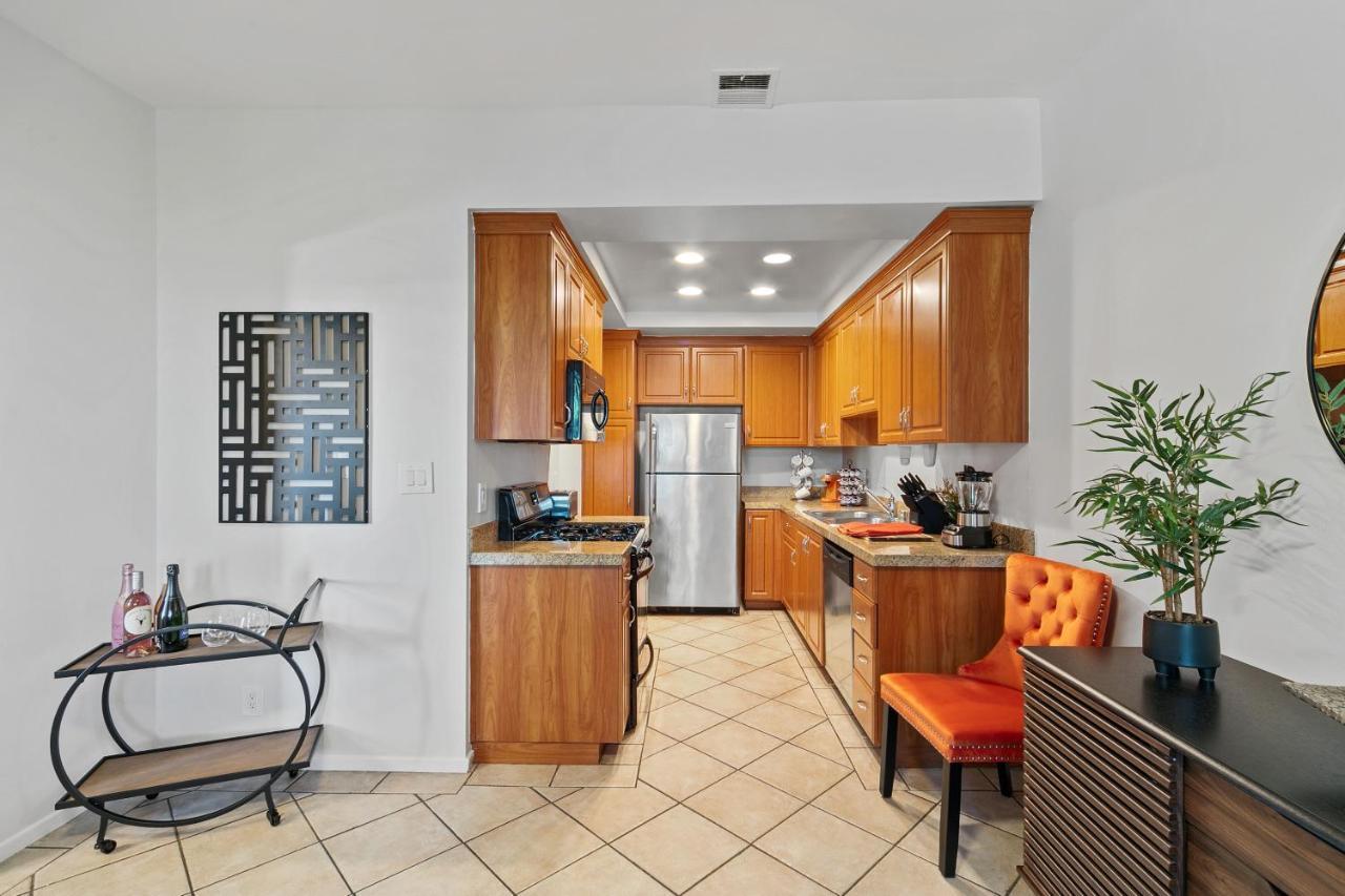 Beverly Hills 2 Bed 2 Bath Penthouse With Den And Parking 414 Los Ángeles Exterior foto