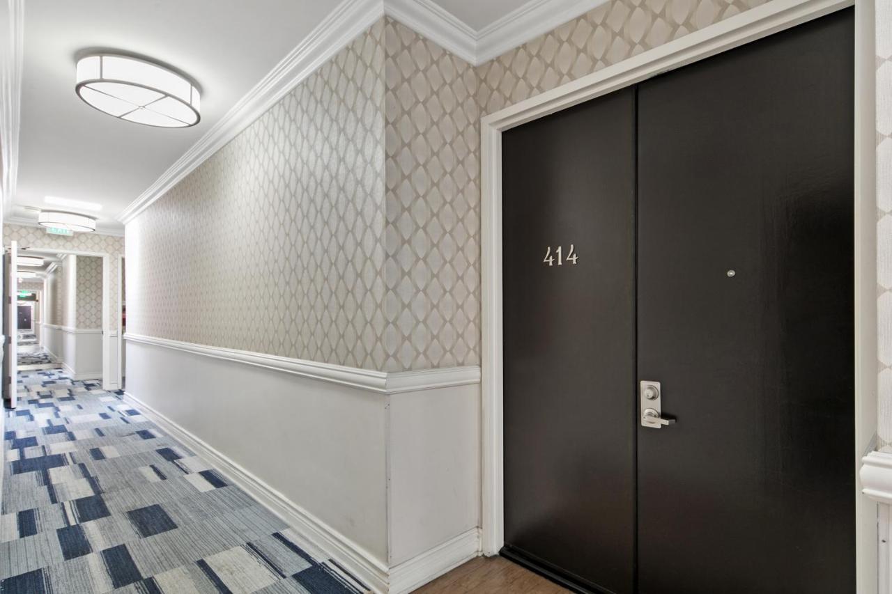Beverly Hills 2 Bed 2 Bath Penthouse With Den And Parking 414 Los Ángeles Exterior foto