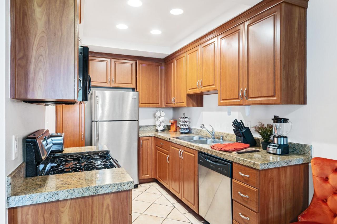 Beverly Hills 2 Bed 2 Bath Penthouse With Den And Parking 414 Los Ángeles Exterior foto