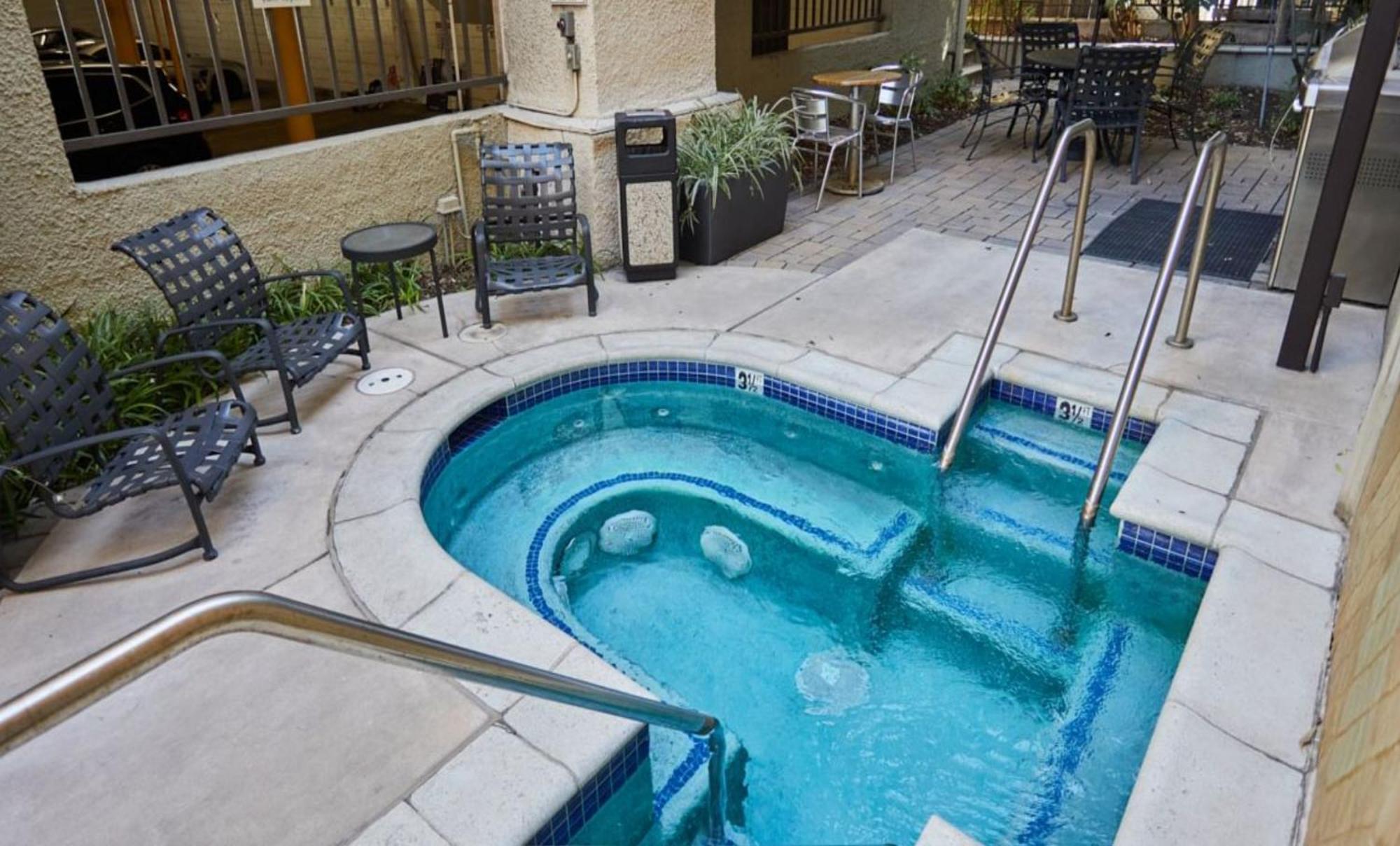 Beverly Hills 2 Bed 2 Bath Penthouse With Den And Parking 414 Los Ángeles Exterior foto